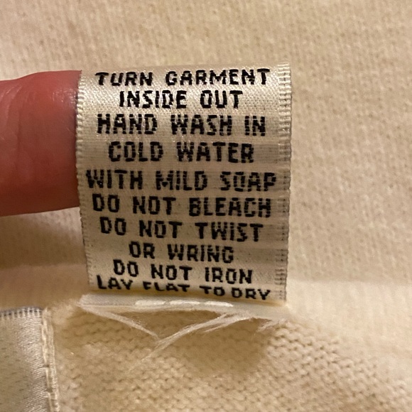 Woman’s sweater with beading and ribbing - Picture 8 of 8